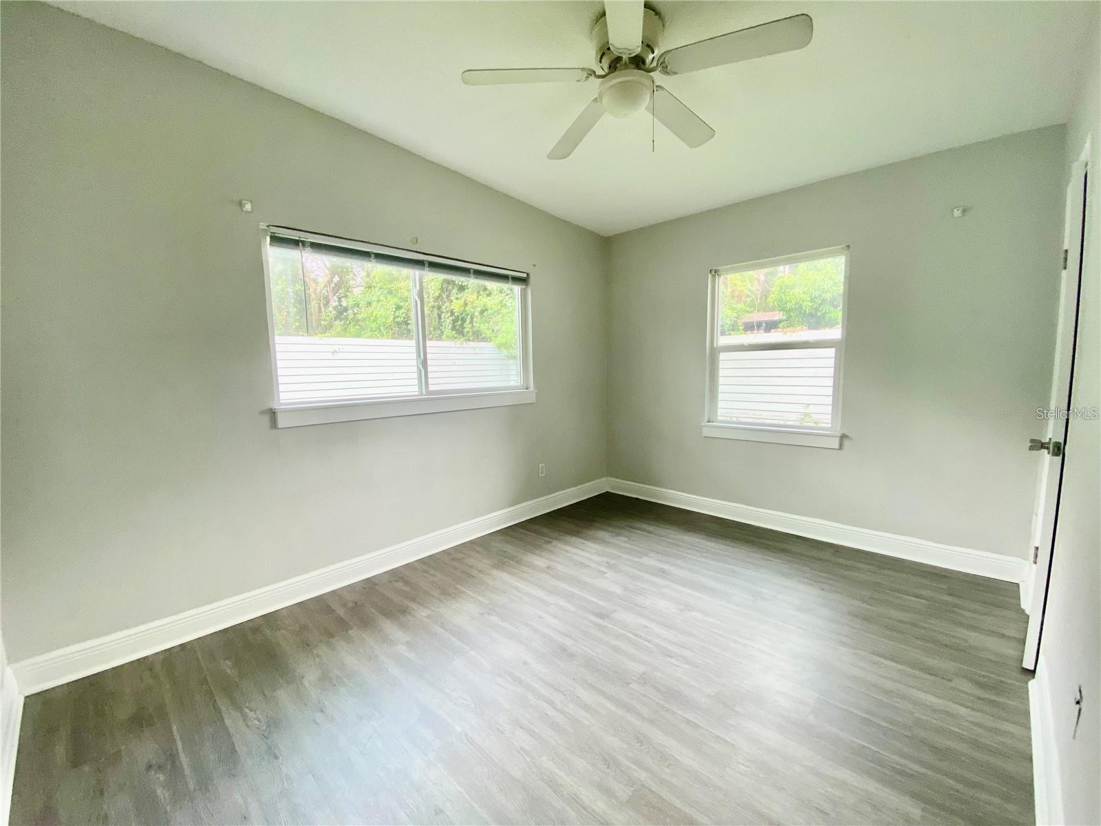 Image 10 of 18 For 2213 Vine Street