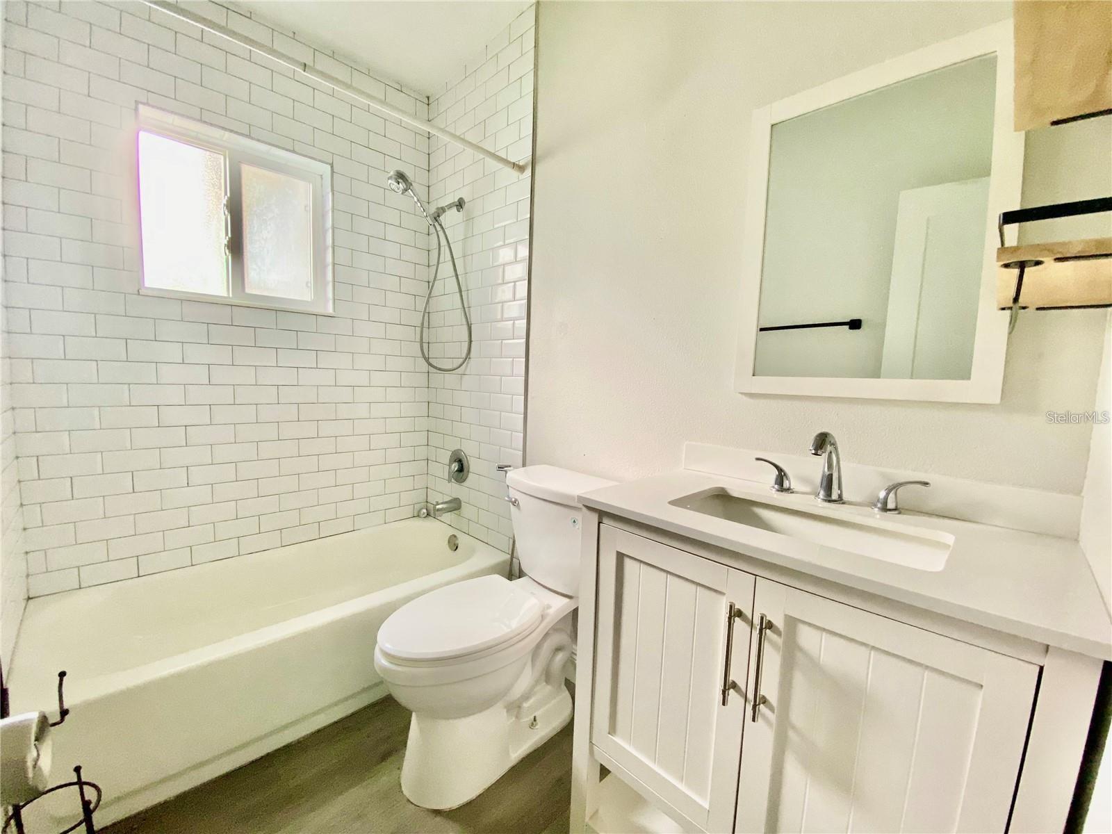 Image 16 of 18 For 2213 Vine Street