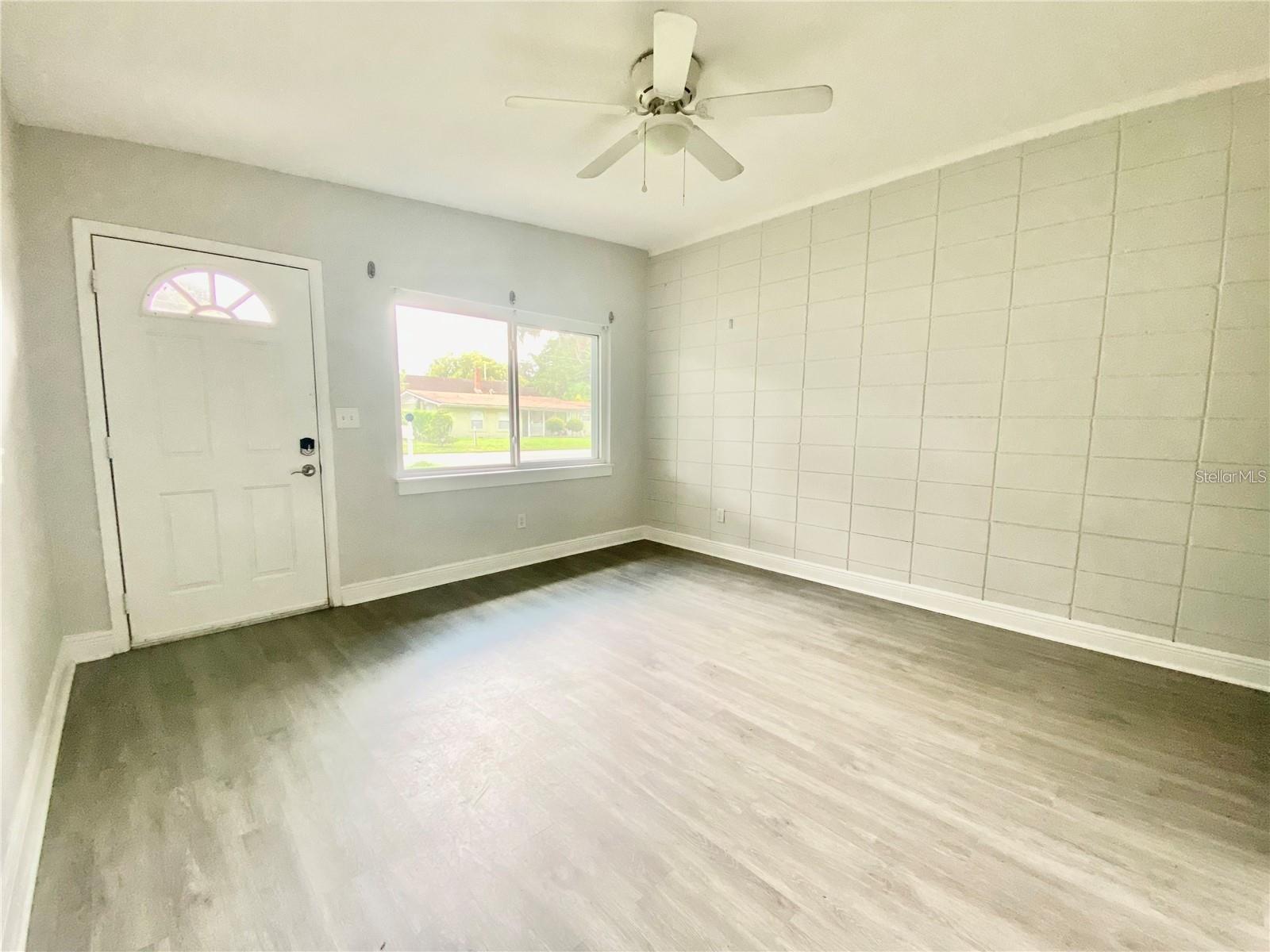 Image 3 of 18 For 2213 Vine Street