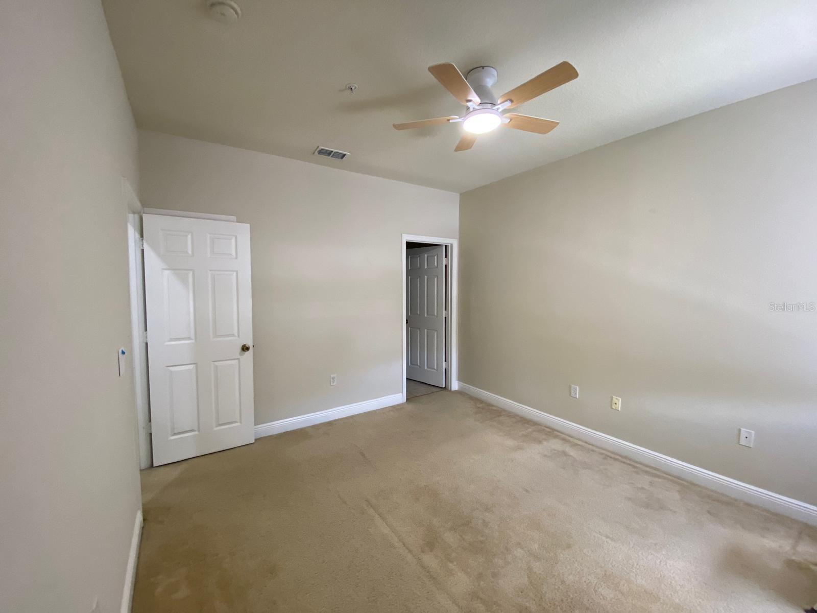 Image 11 of 29 For 130 Southern Pecan Circle 201