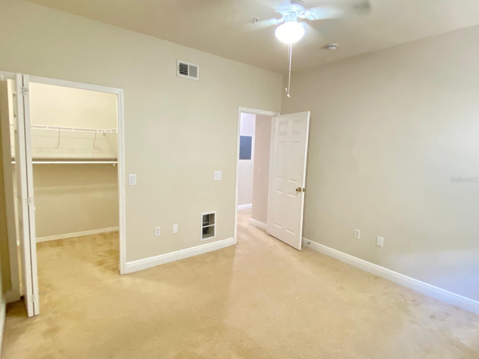 Image 14 of 29 For 130 Southern Pecan Circle 201