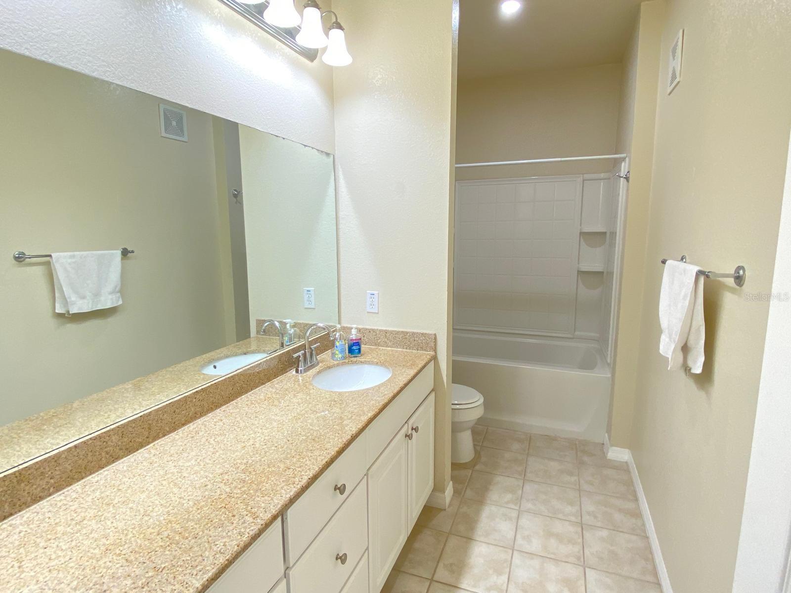 Image 15 of 29 For 130 Southern Pecan Circle 201