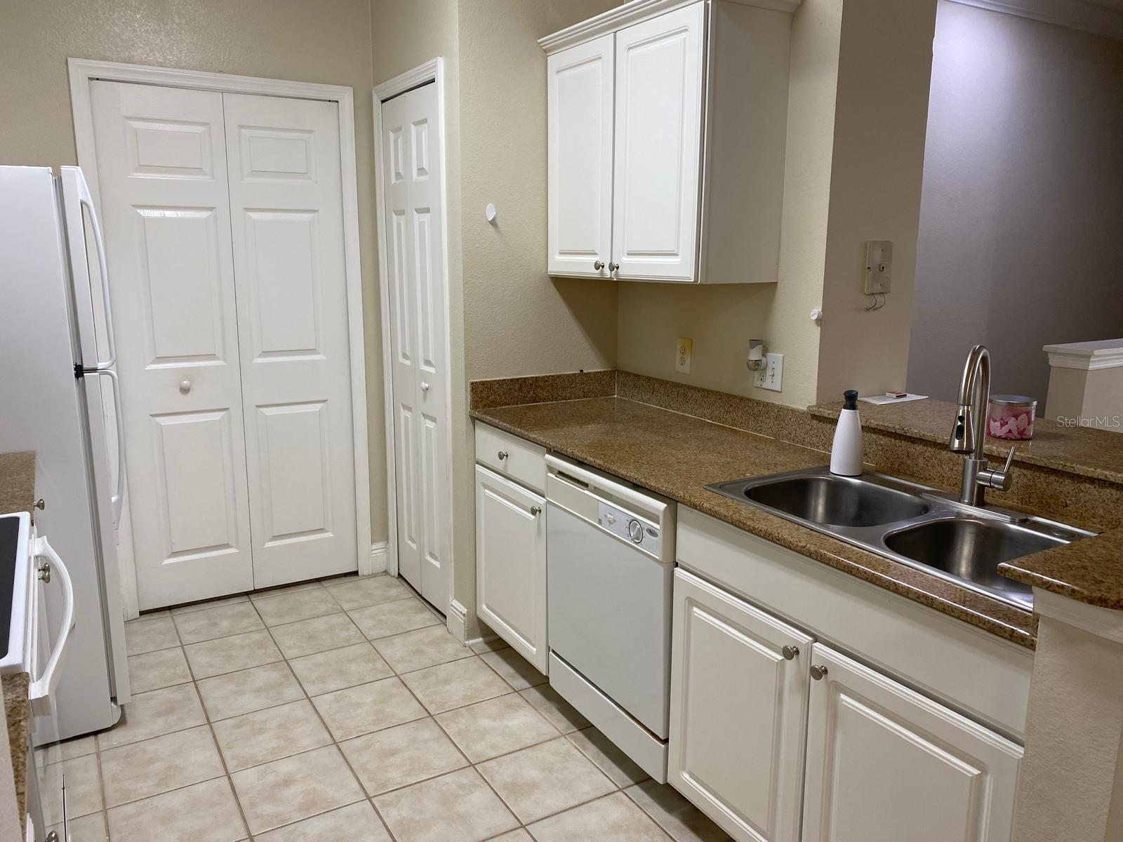 Image 6 of 29 For 130 Southern Pecan Circle 201
