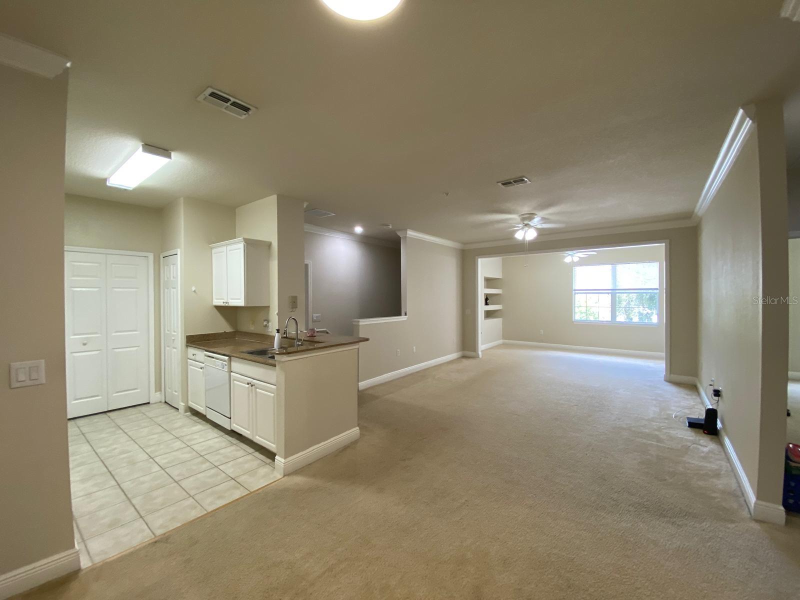 Image 8 of 29 For 130 Southern Pecan Circle 201