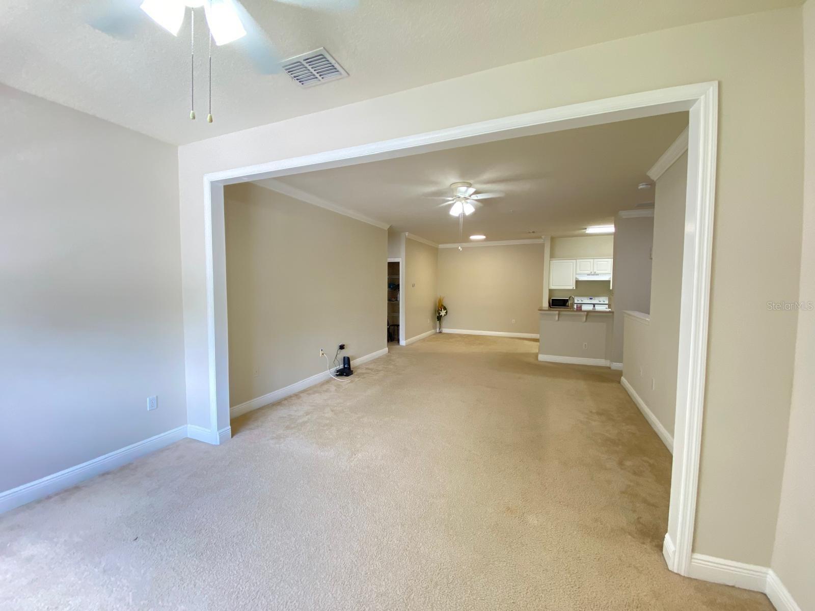 Image 9 of 29 For 130 Southern Pecan Circle 201