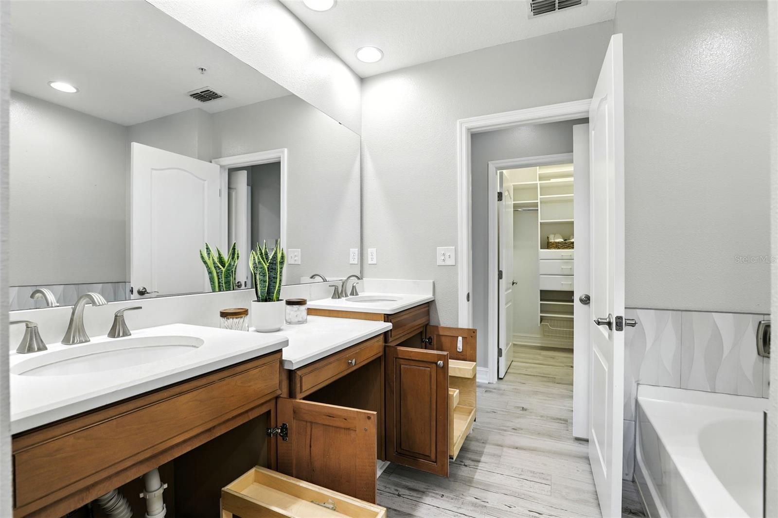 Image 13 of 46 For 3413 Messina Drive