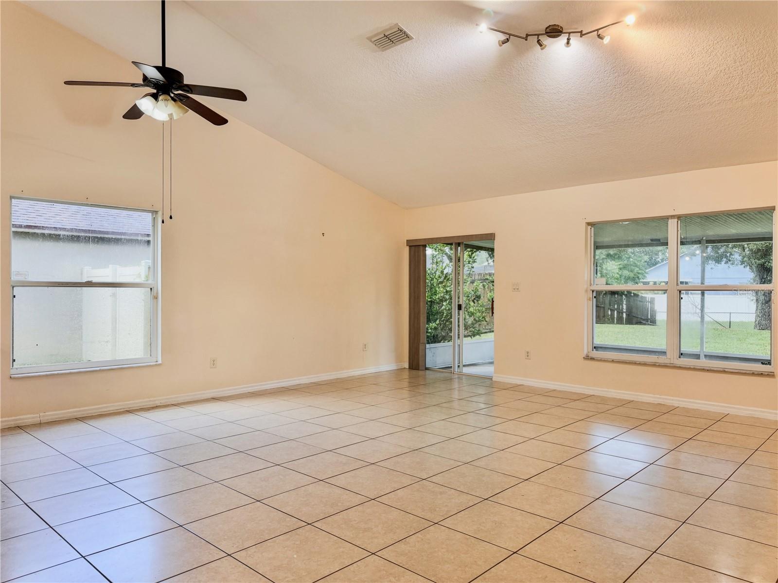 Image 4 of 43 For 10624 Creel Court