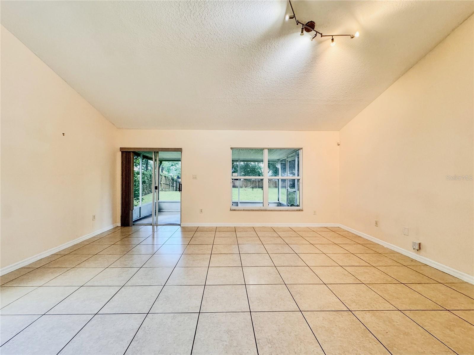 Image 5 of 43 For 10624 Creel Court