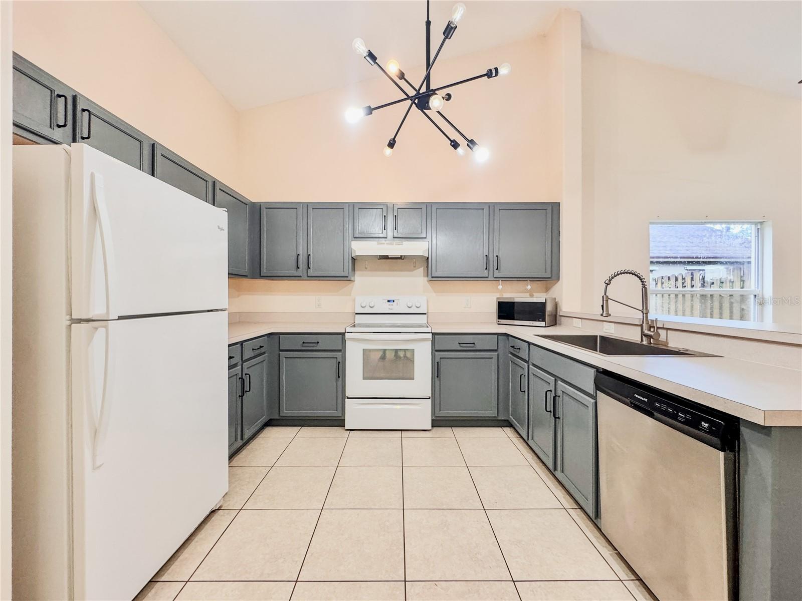 Image 9 of 43 For 10624 Creel Court