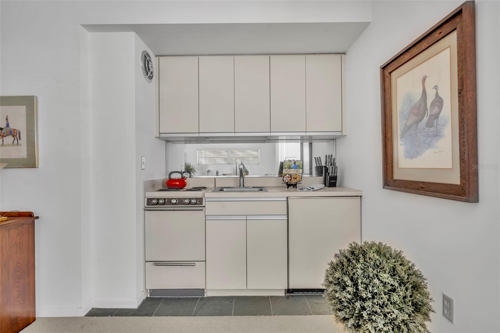 Image 9 of 25 For 311 Morse Boulevard 7-11