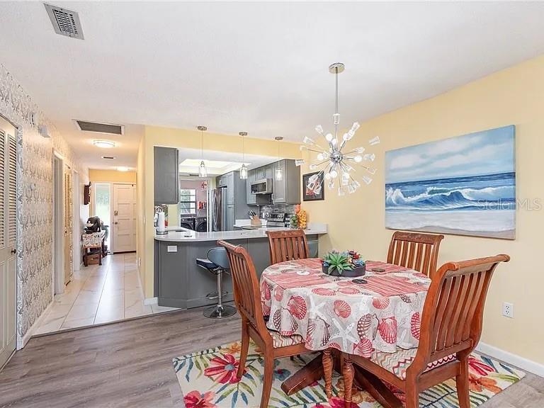 Image 5 of 21 For 2746 Demaret Drive 512