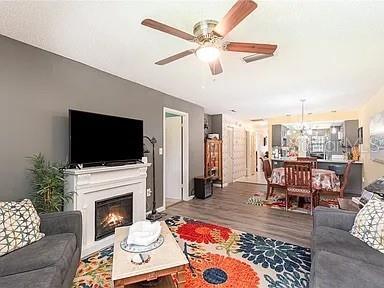 Image 8 of 21 For 2746 Demaret Drive 512