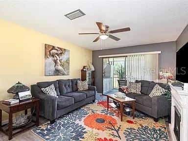 Image 9 of 21 For 2746 Demaret Drive 512