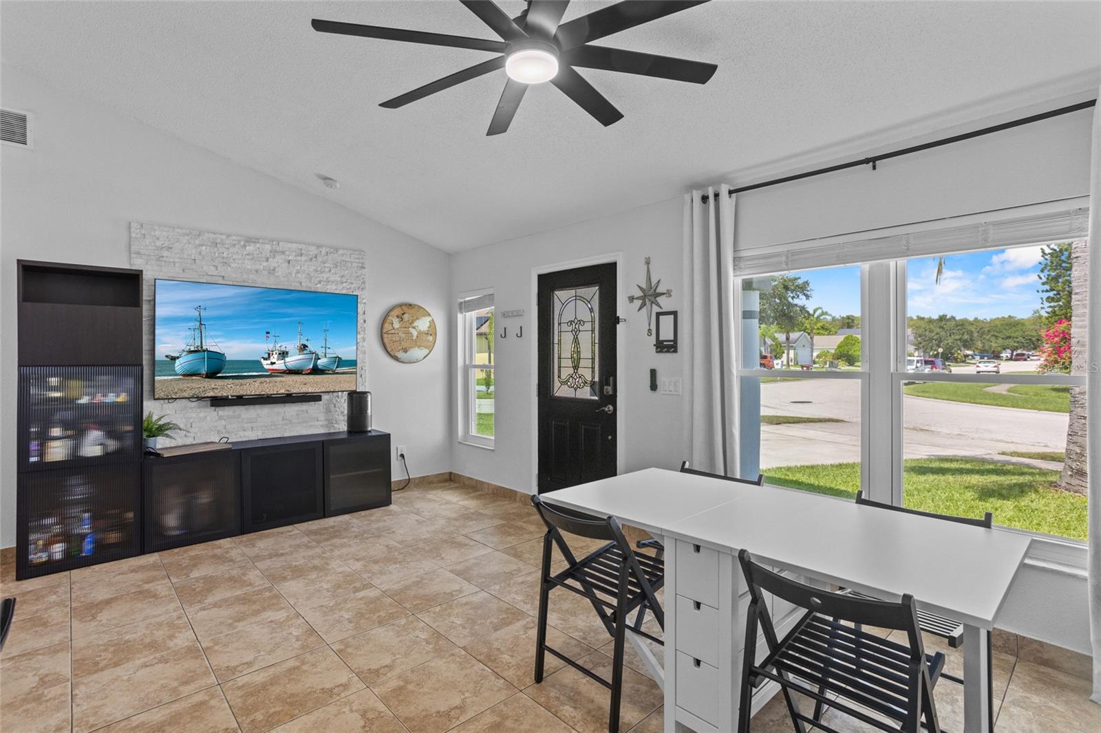 Image 3 of 16 For 2239 Santa Lucia Street