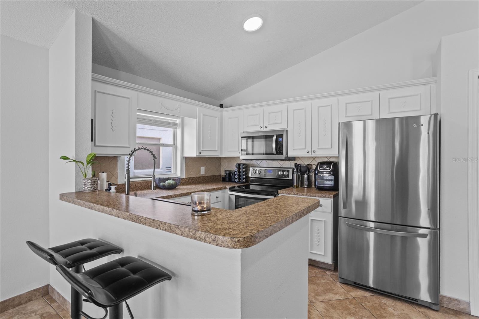 Image 5 of 16 For 2239 Santa Lucia Street