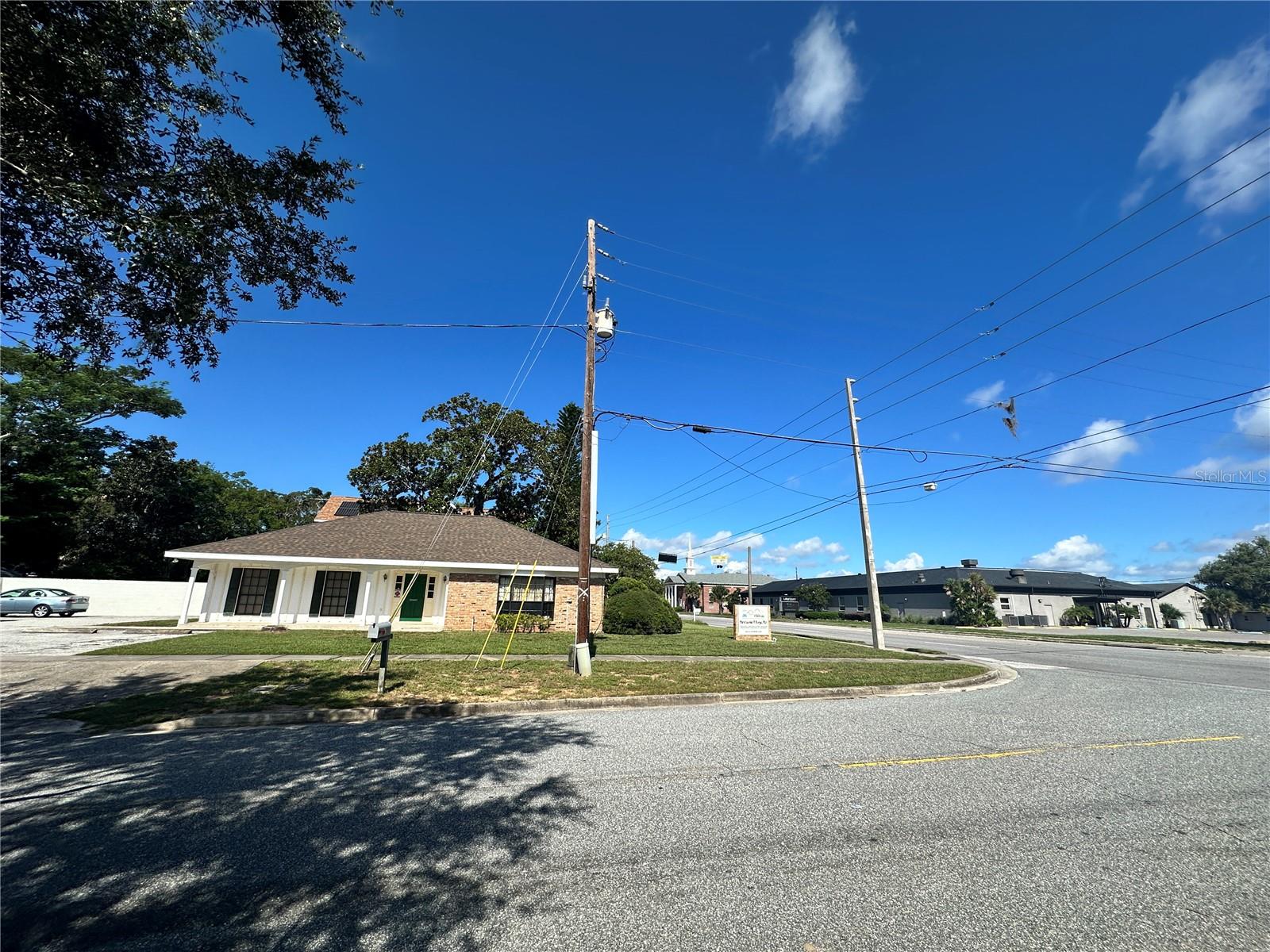 Image 4 of 53 For 820 E Orange Ave