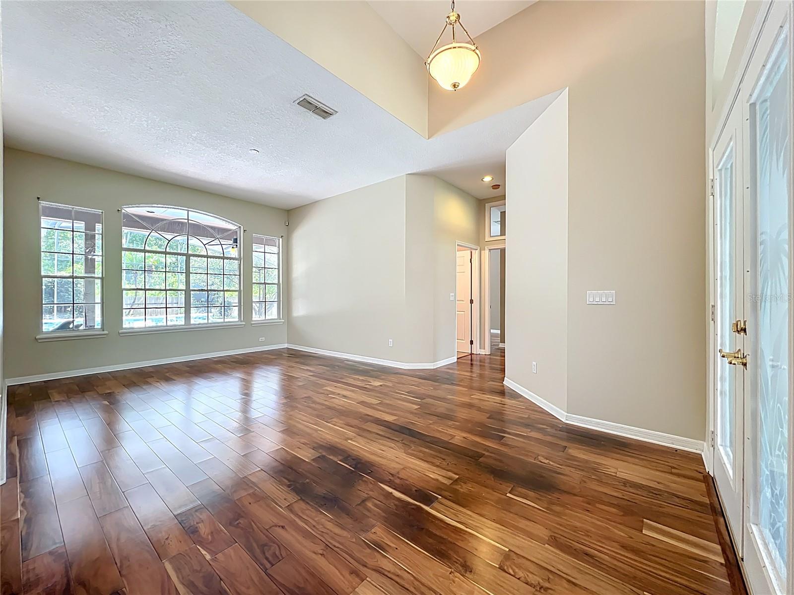 Image 10 of 60 For 1790 Carillon Park Drive