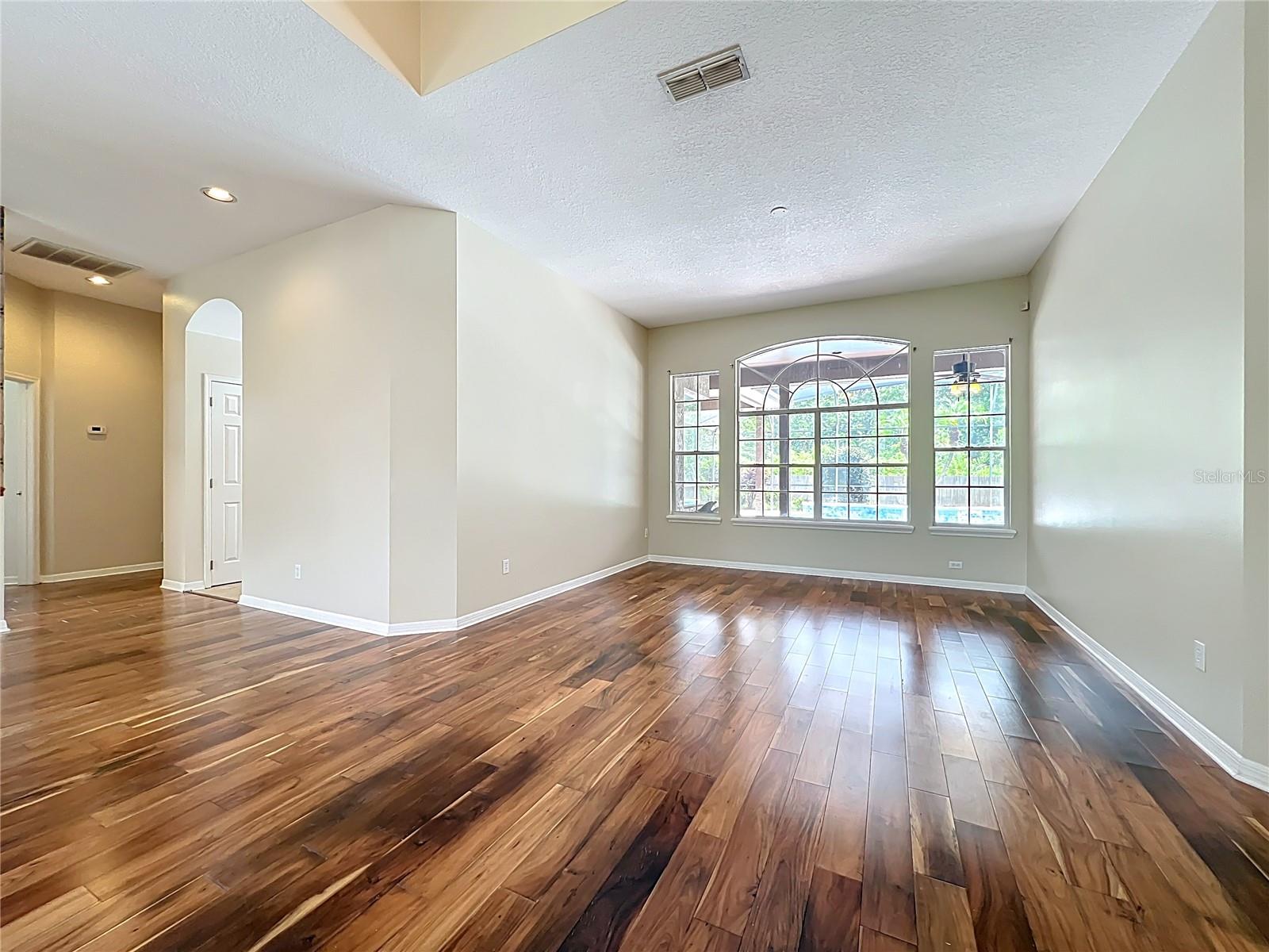Image 11 of 60 For 1790 Carillon Park Drive