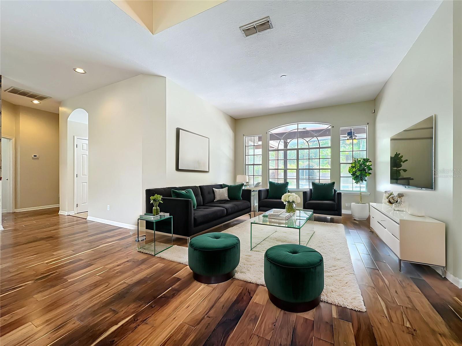 Image 12 of 60 For 1790 Carillon Park Drive