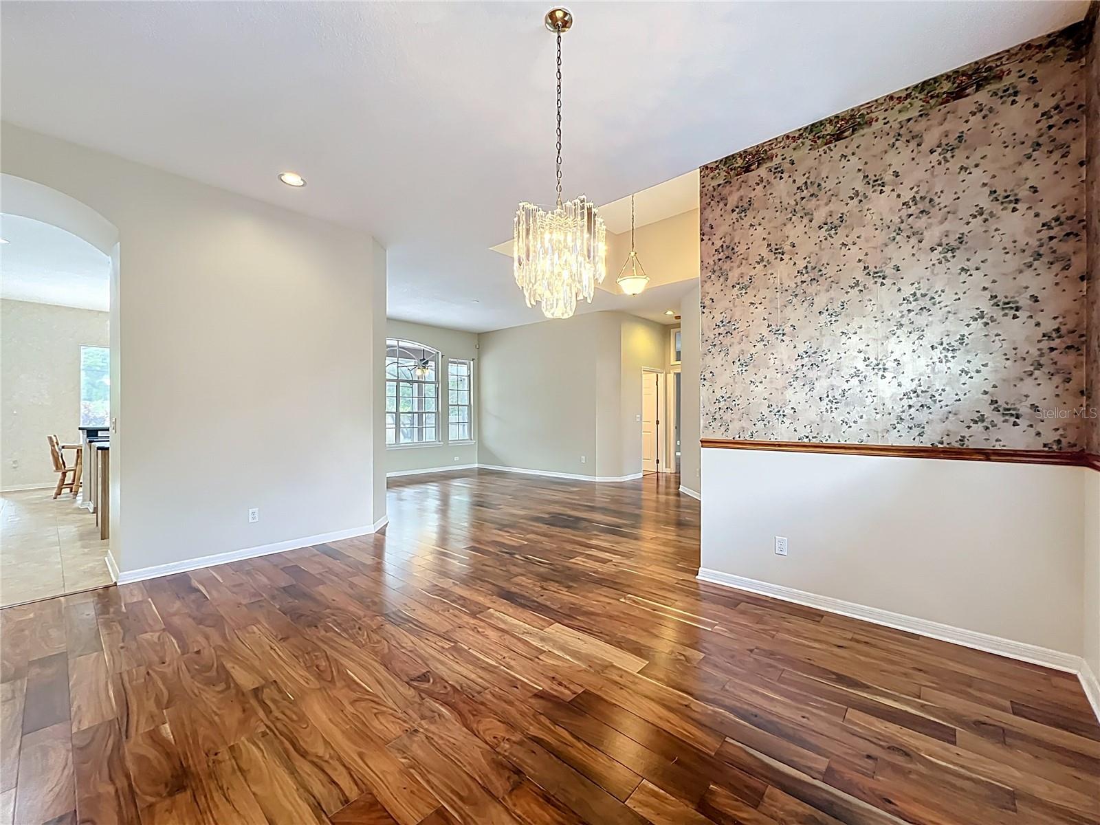 Image 9 of 60 For 1790 Carillon Park Drive