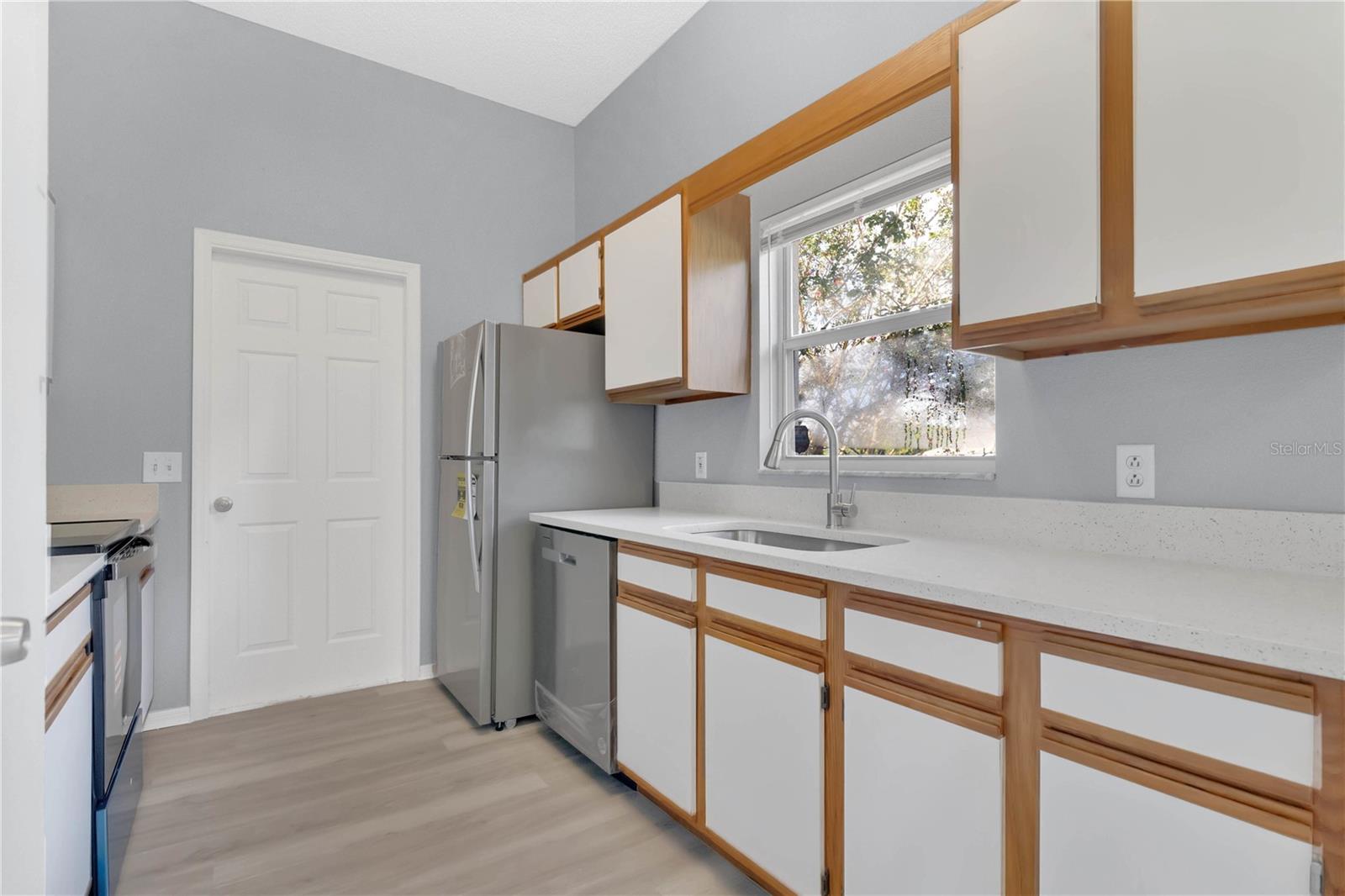 Image 6 of 25 For 4233 Worthington Place