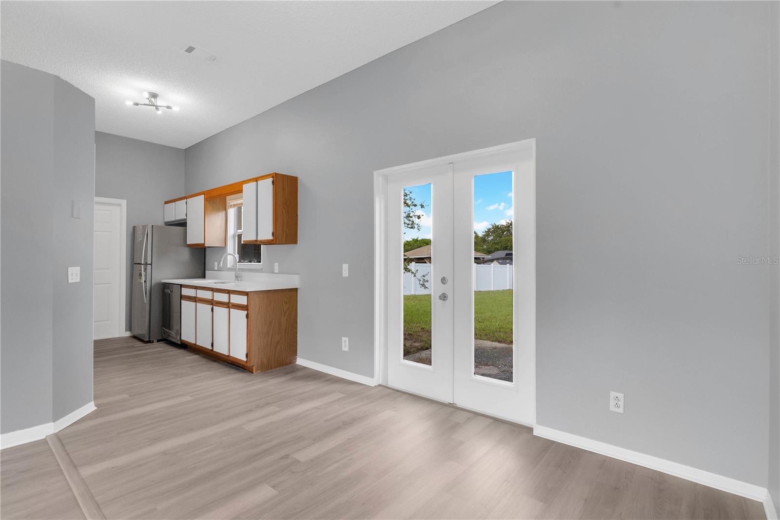 Image 9 of 25 For 4233 Worthington Place