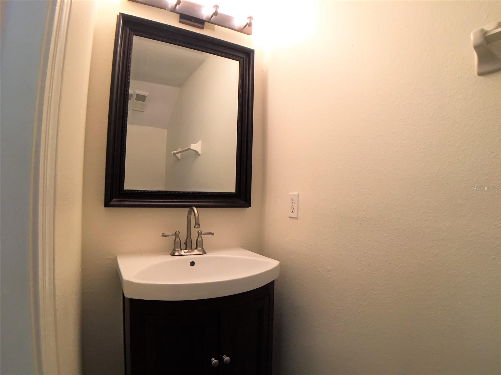 Image 14 of 20 For 949 Tillery Way 101