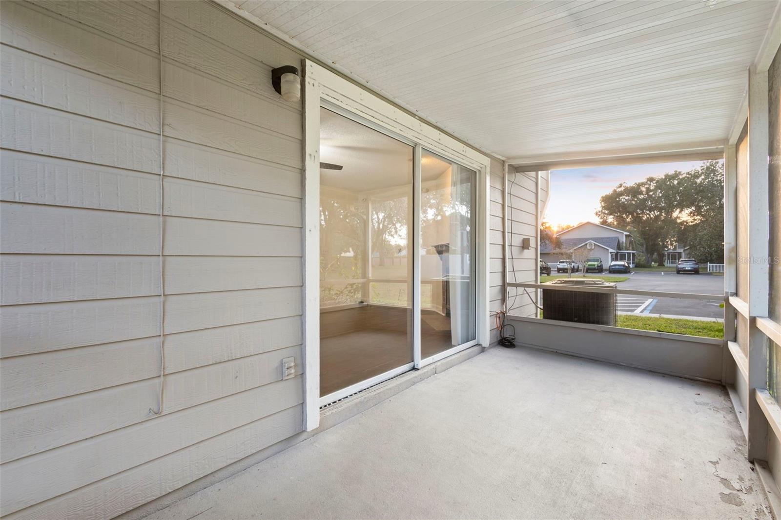 Image 29 of 38 For 949 Tillery Way 101