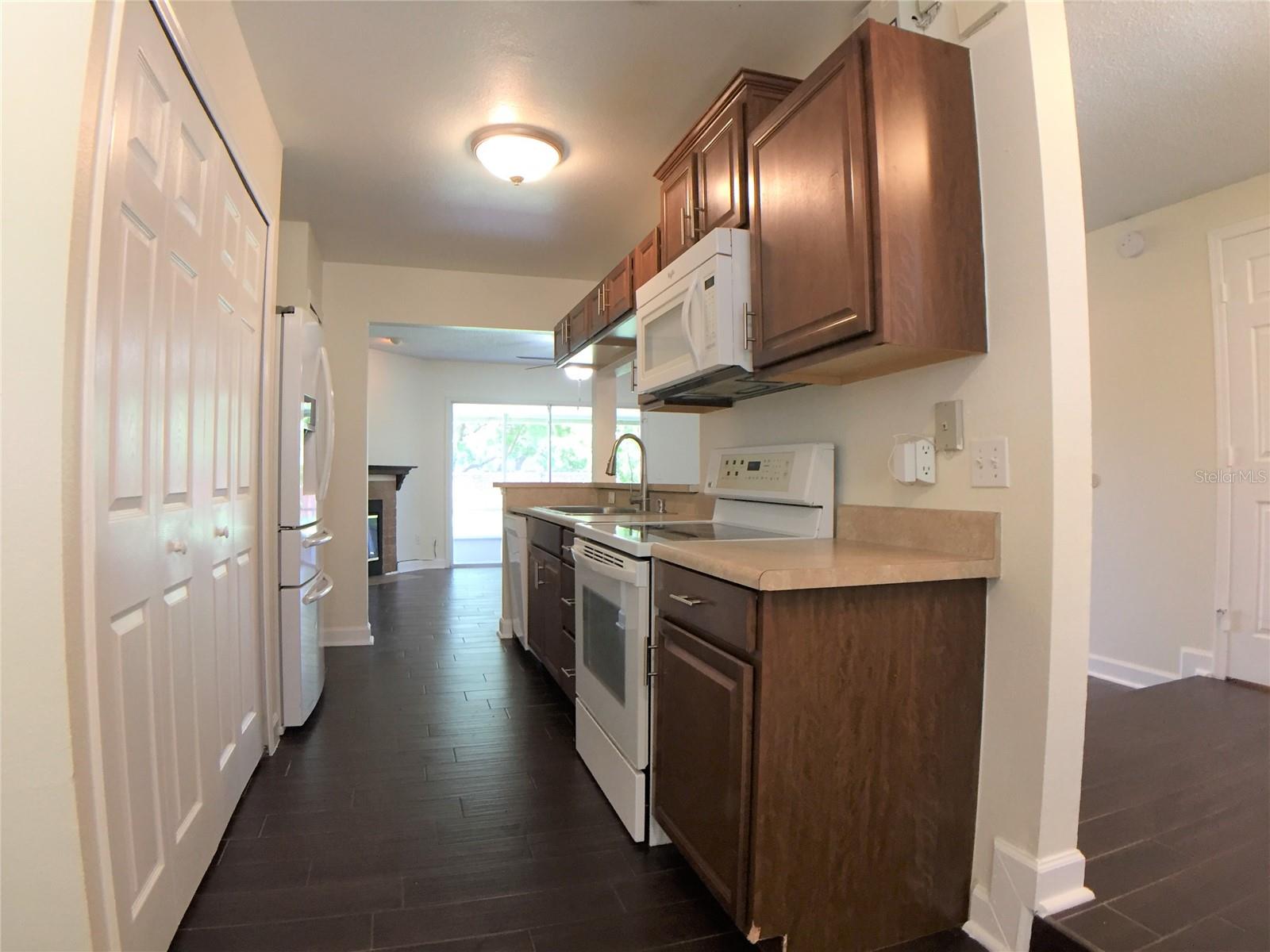 Image 9 of 20 For 949 Tillery Way 101