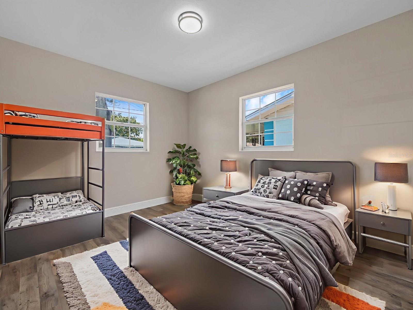 Image 12 of 21 For 411 Keat Avenue