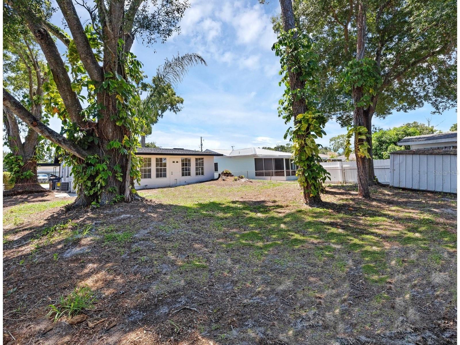 Image 14 of 21 For 411 Keat Avenue