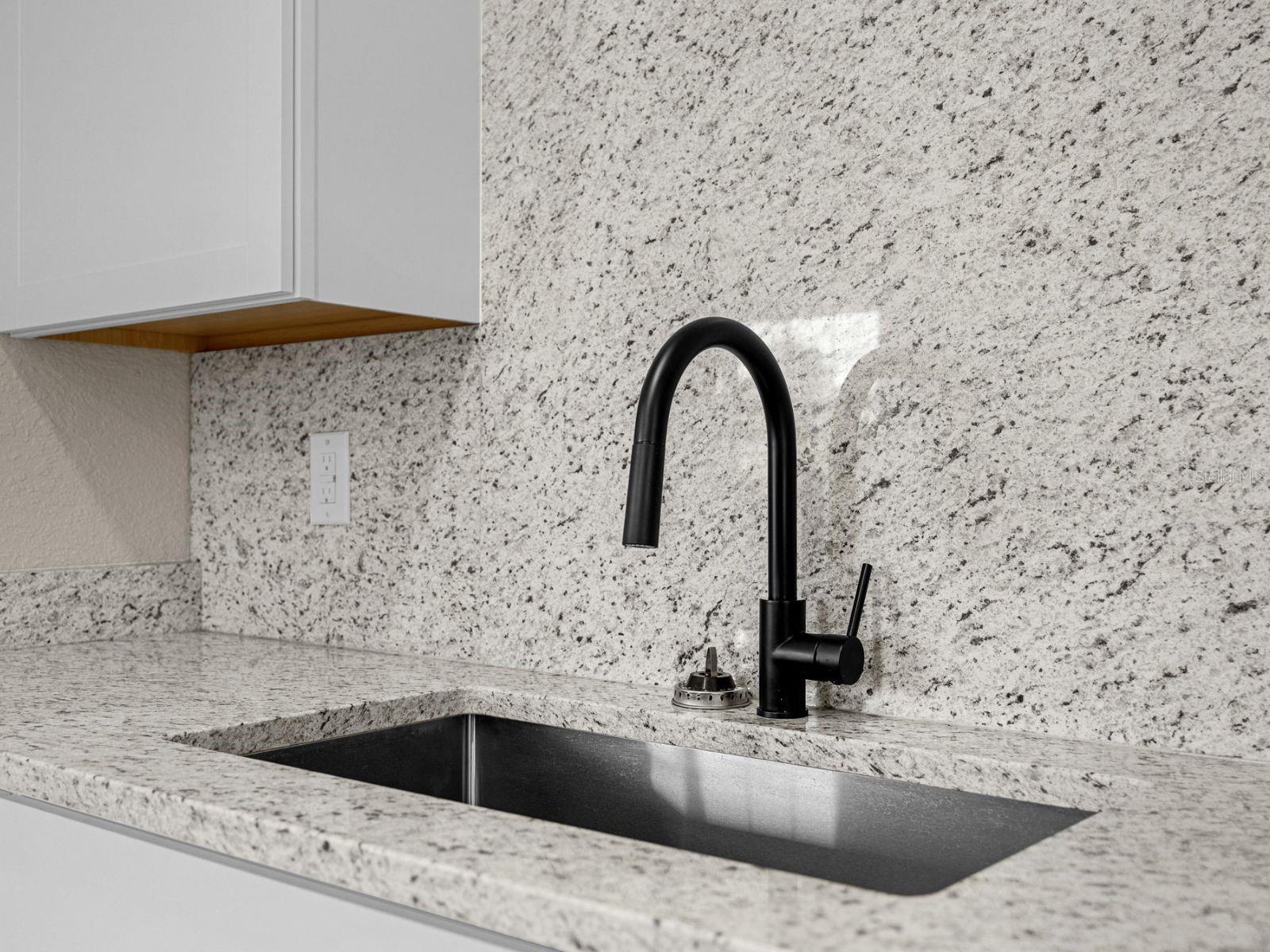 Image 6 of 21 For 411 Keat Avenue