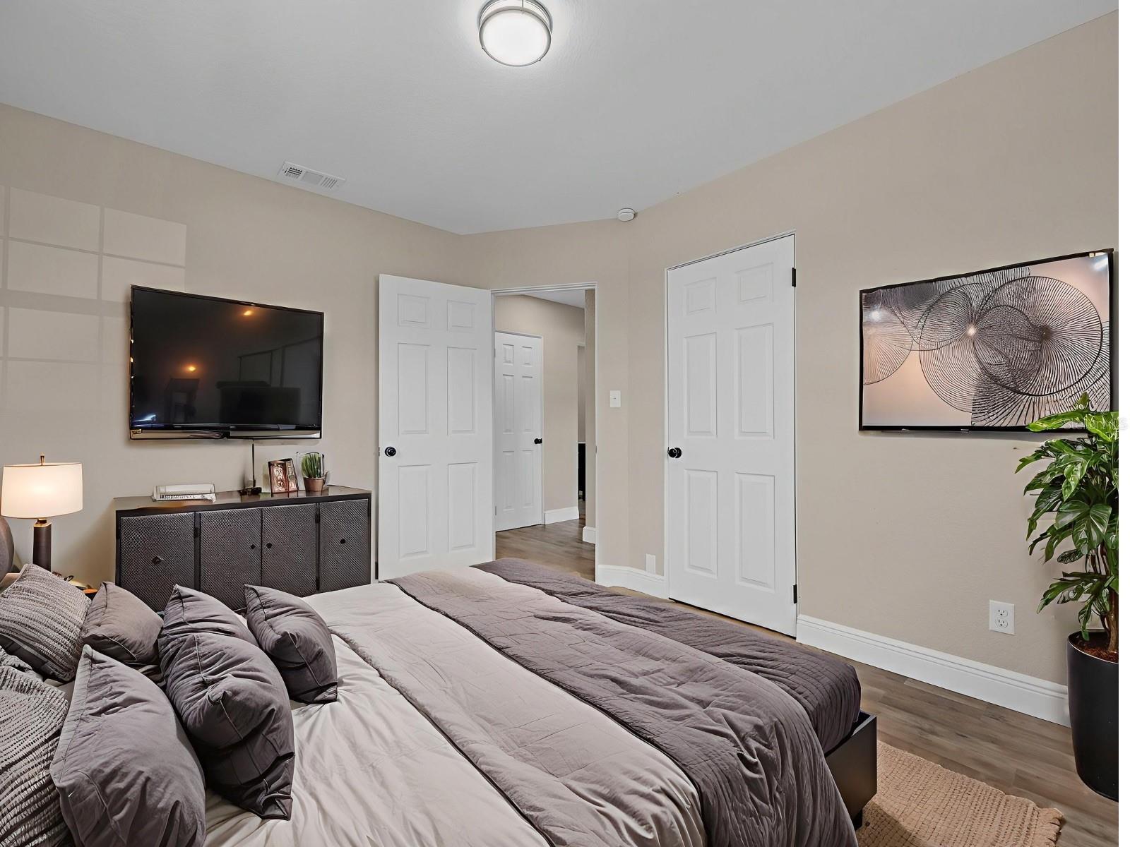 Image 7 of 21 For 411 Keat Avenue