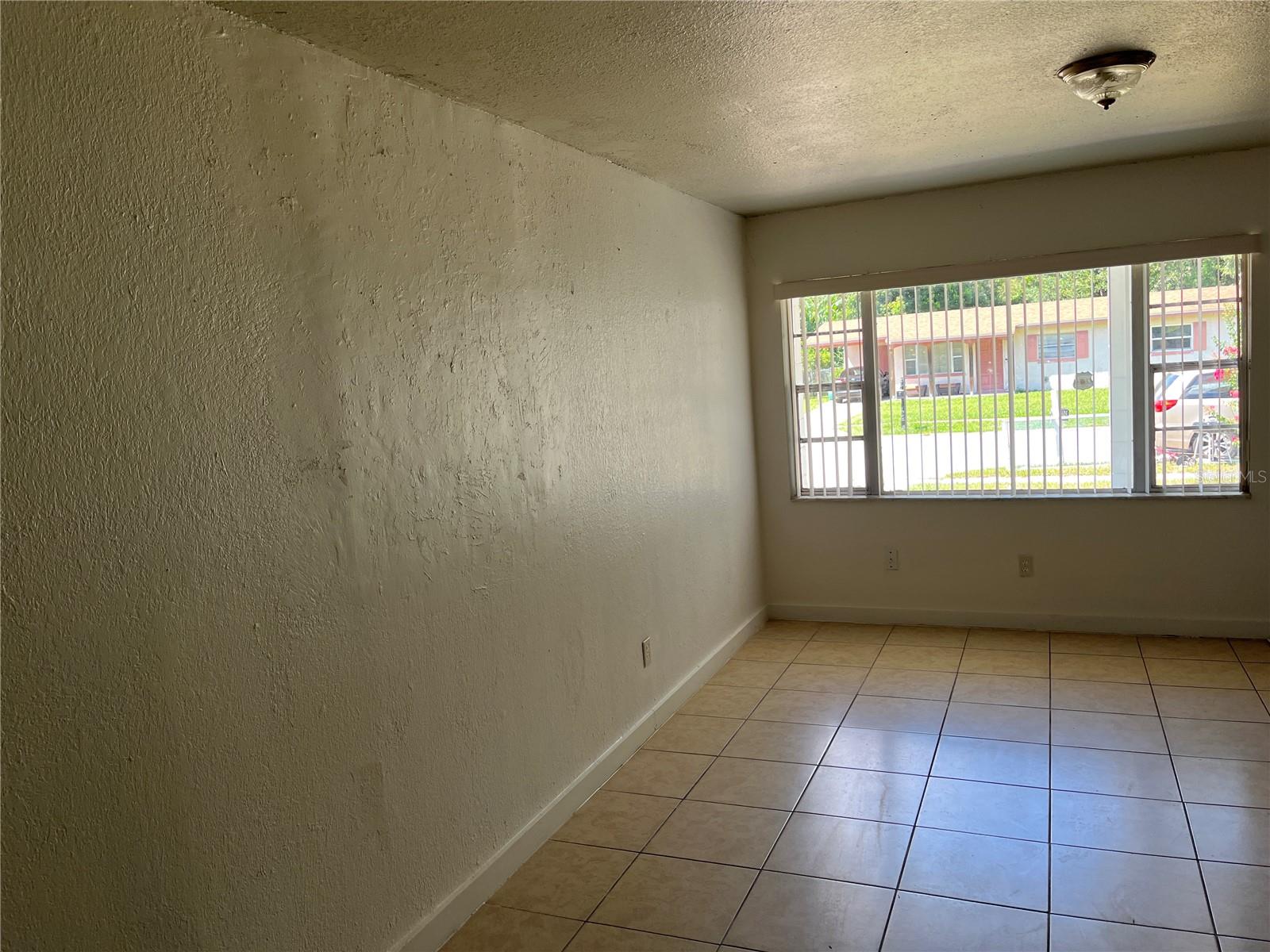 Image 10 of 21 For 605 Plum Lane