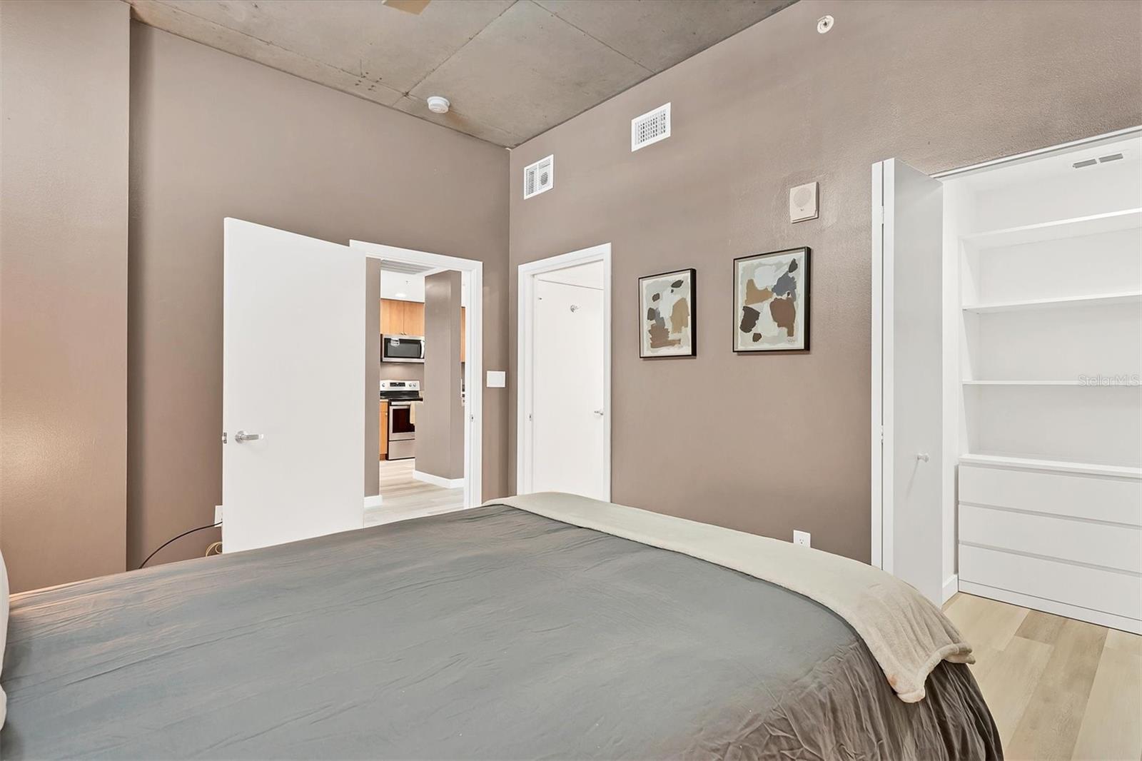 Image 30 of 50 For 525 Jackson Street 506