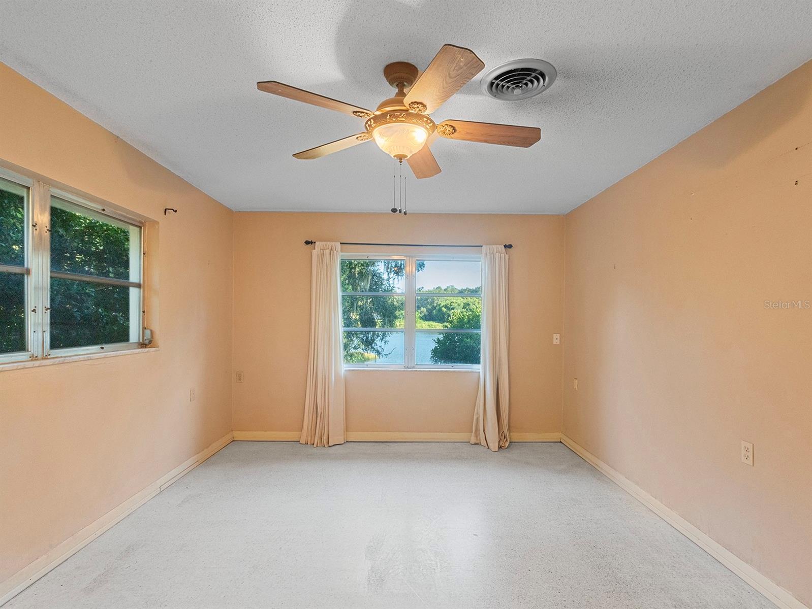 Image 5 of 33 For 2813 Timberlake Drive