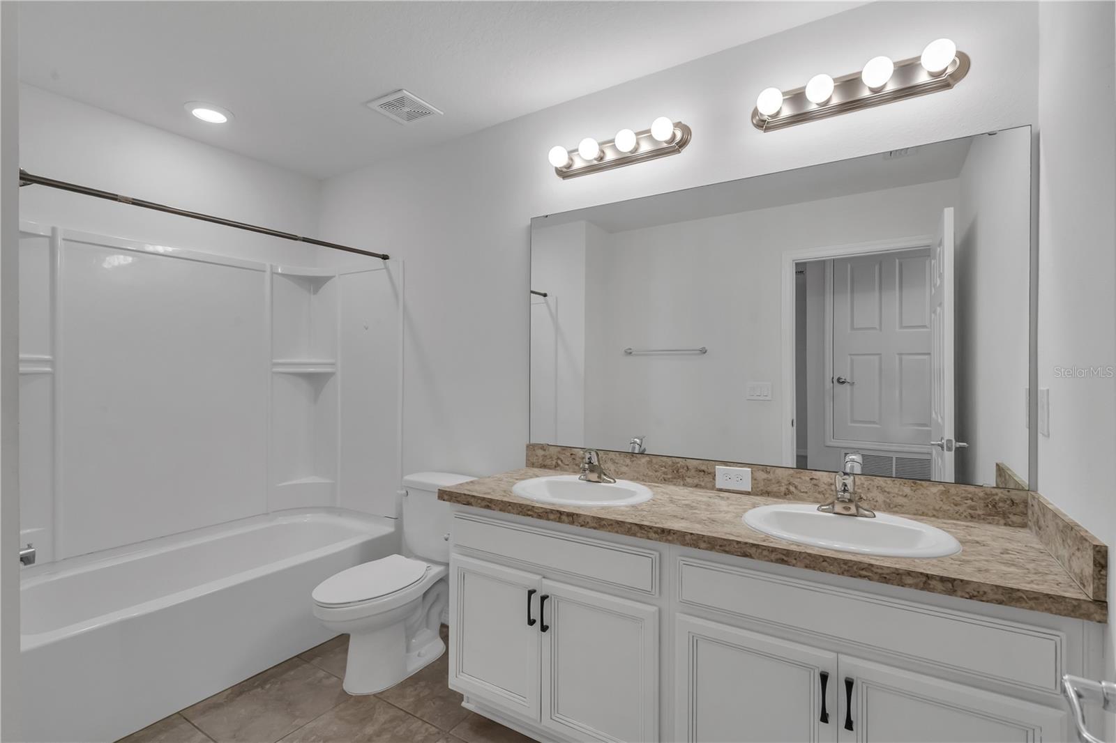 Image 18 of 21 For 3380 Bellissimo Avenue