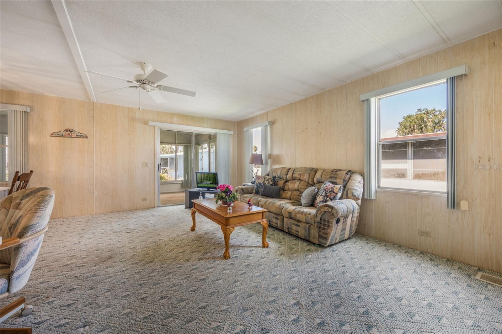Image 15 of 49 For 208 Palm Meadows Drive