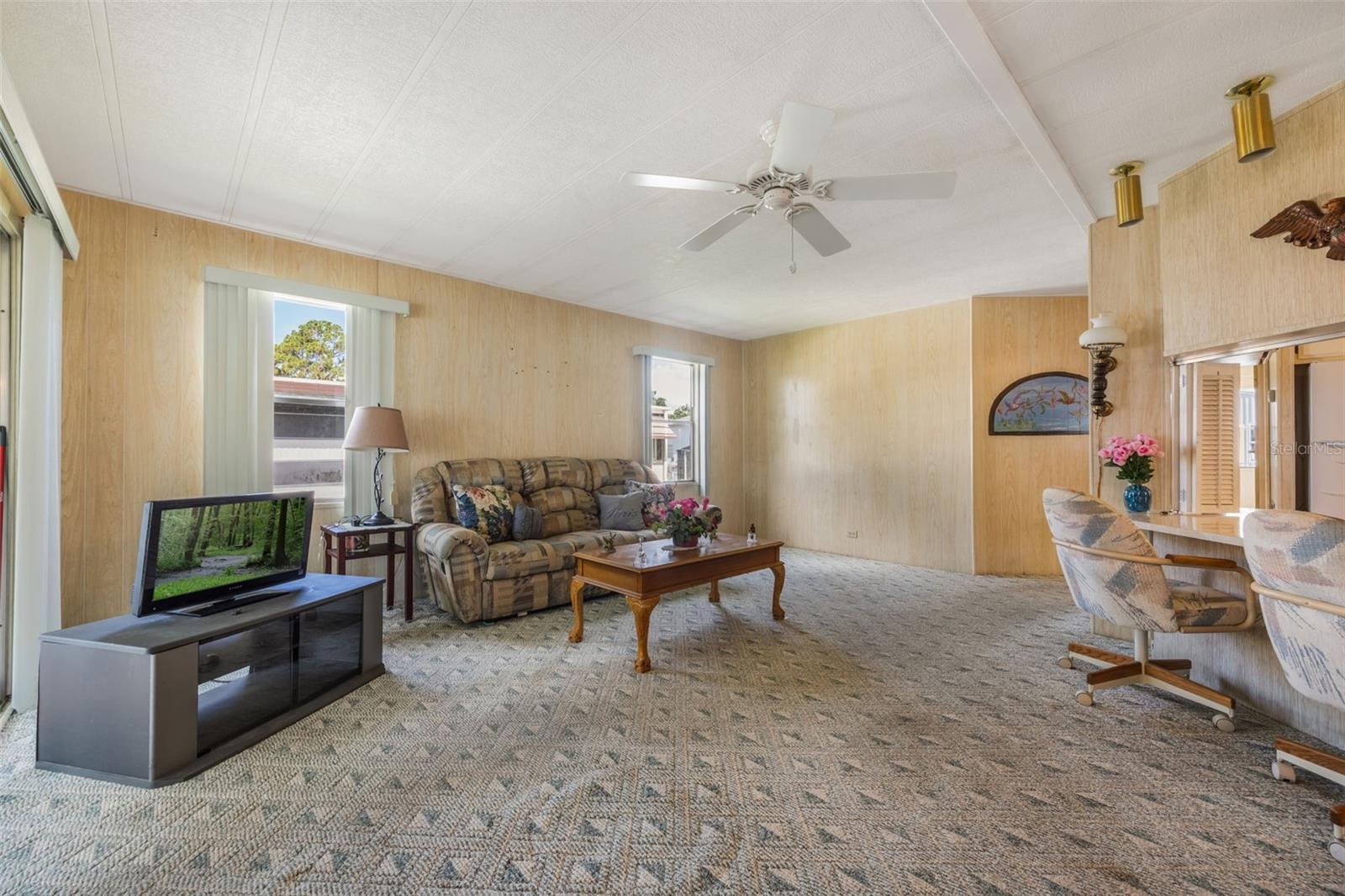 Image 17 of 49 For 208 Palm Meadows Drive
