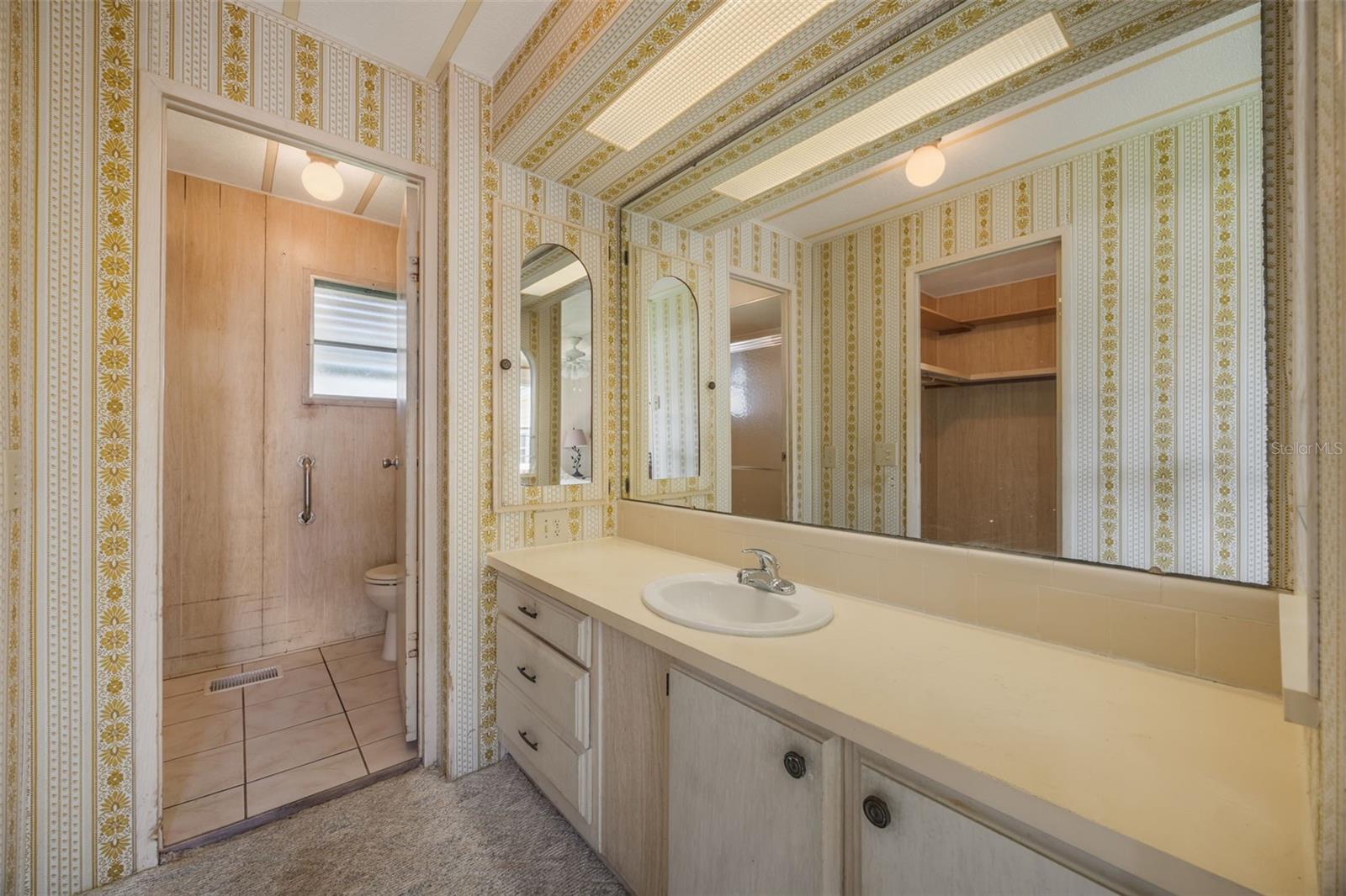 Image 23 of 49 For 208 Palm Meadows Drive