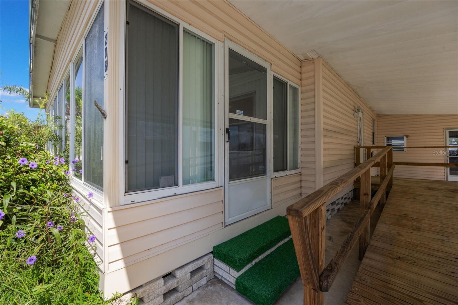 Image 5 of 49 For 208 Palm Meadows Drive