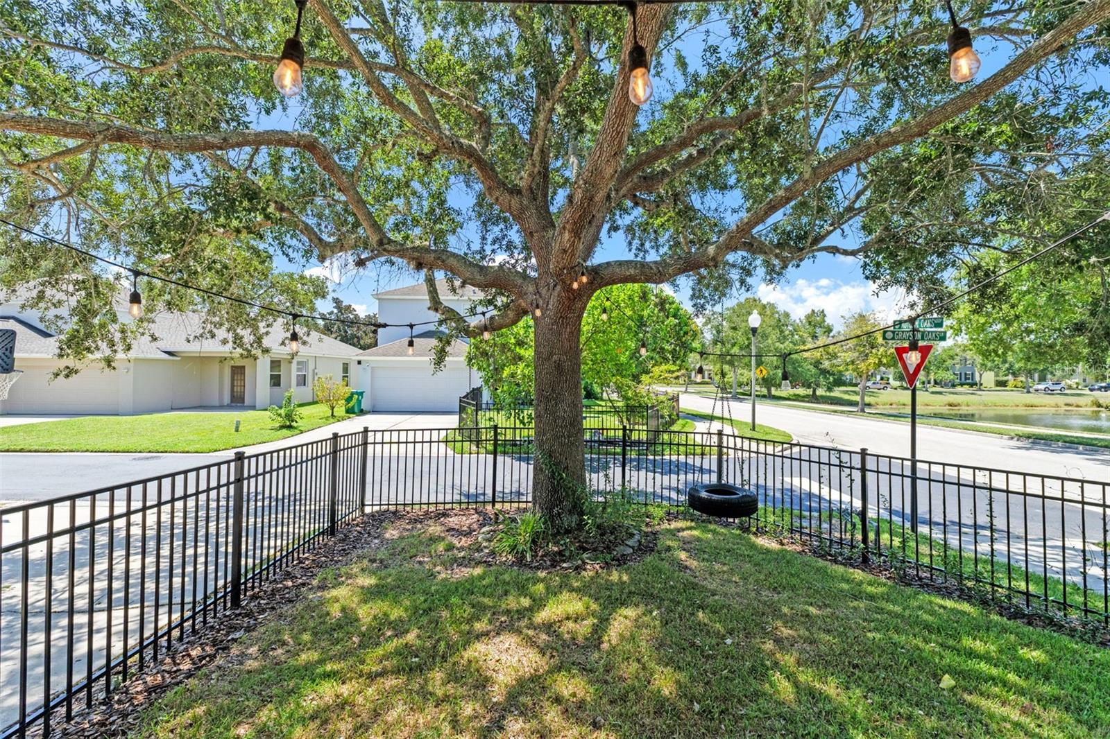 Image 28 of 42 For 724 Chase Oaks Court