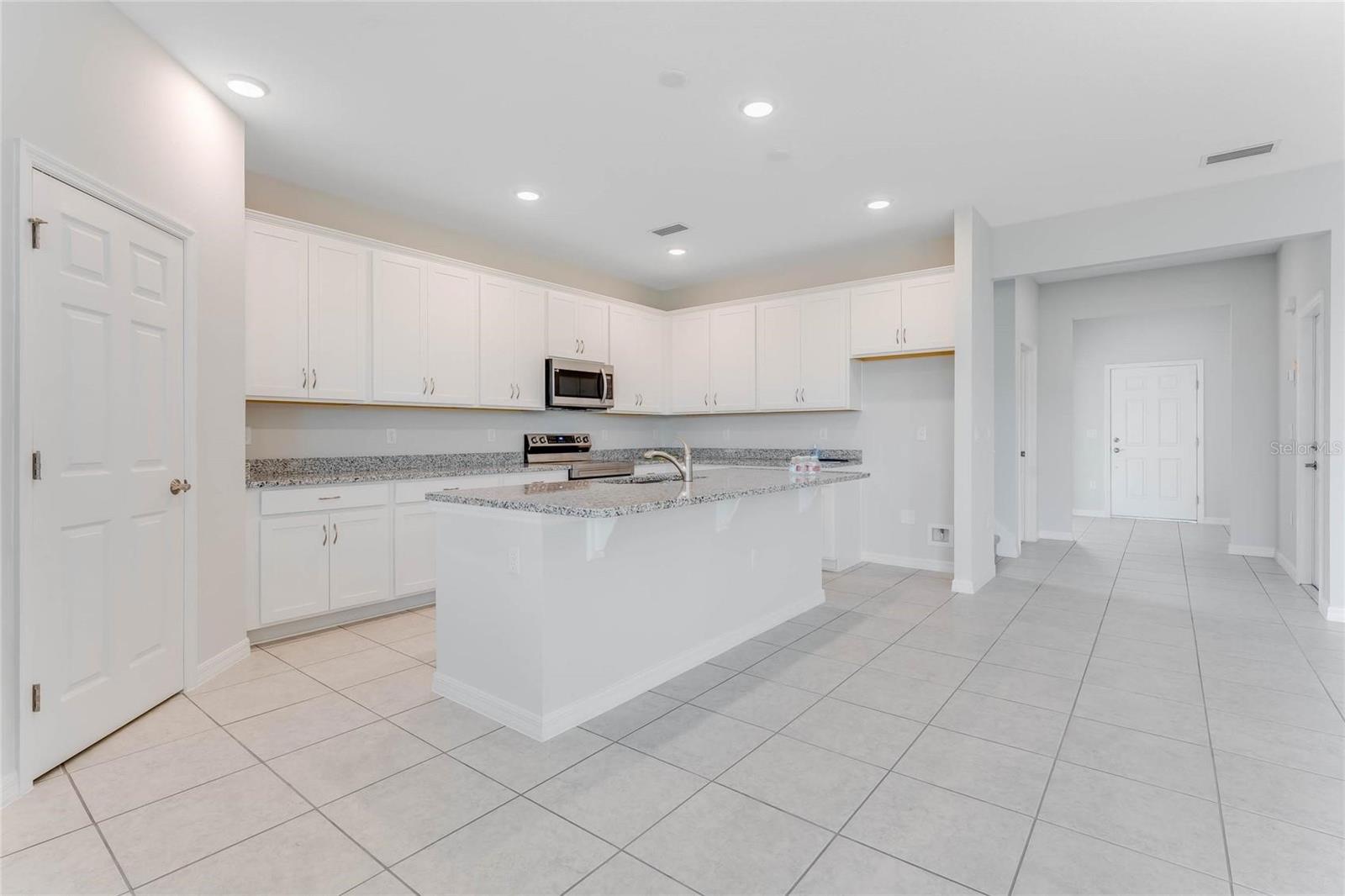 Image 4 of 33 For 12995 Trovita Drive