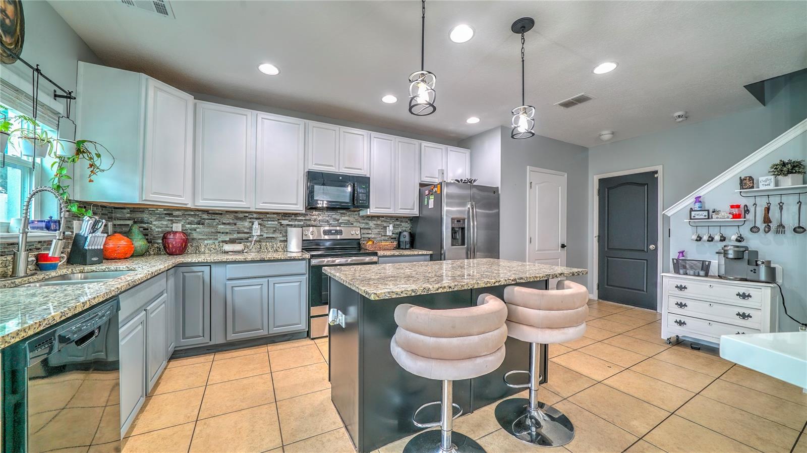 Image 10 of 51 For 2015 Barstow Lane
