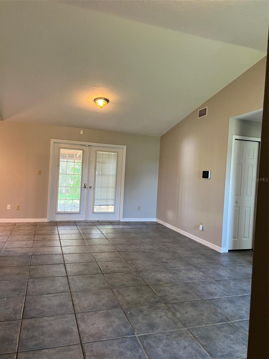 Image 2 of 30 For 203 Larkspur Court