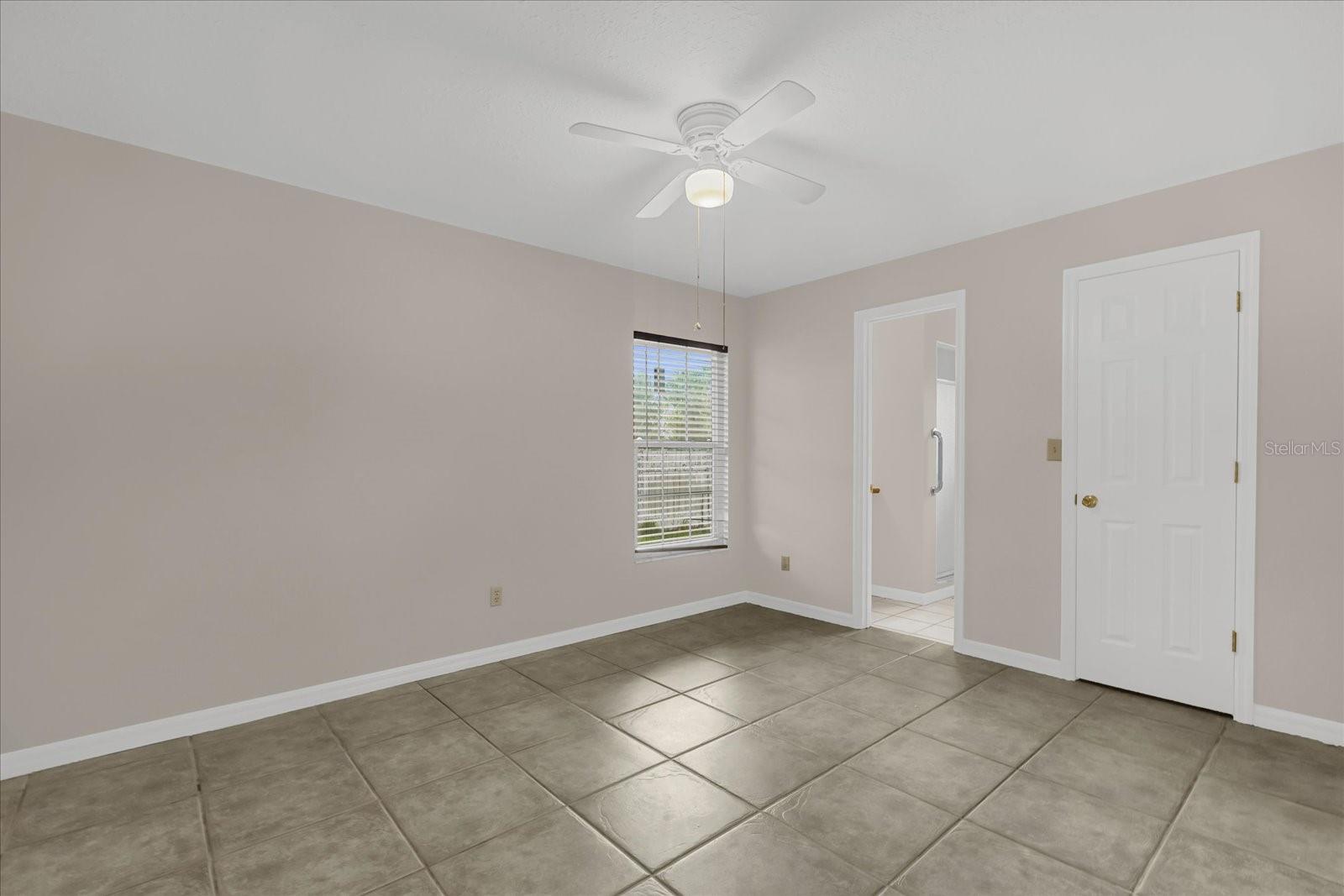 Image 22 of 30 For 203 Larkspur Court