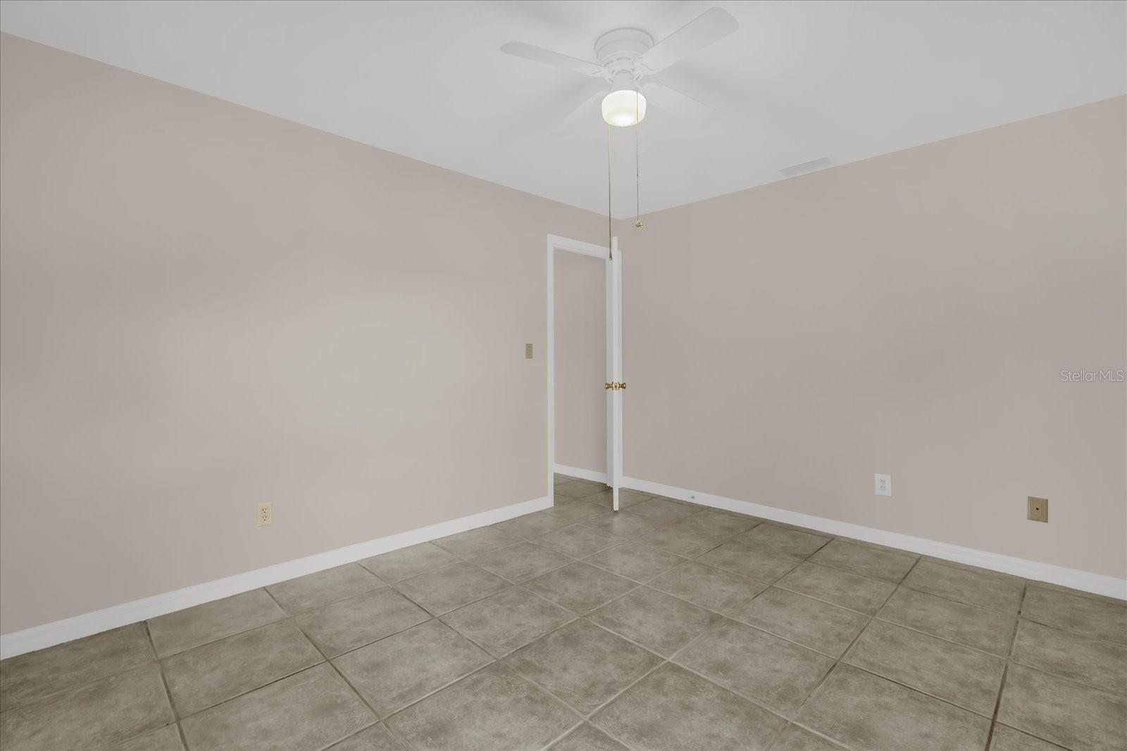 Image 23 of 30 For 203 Larkspur Court