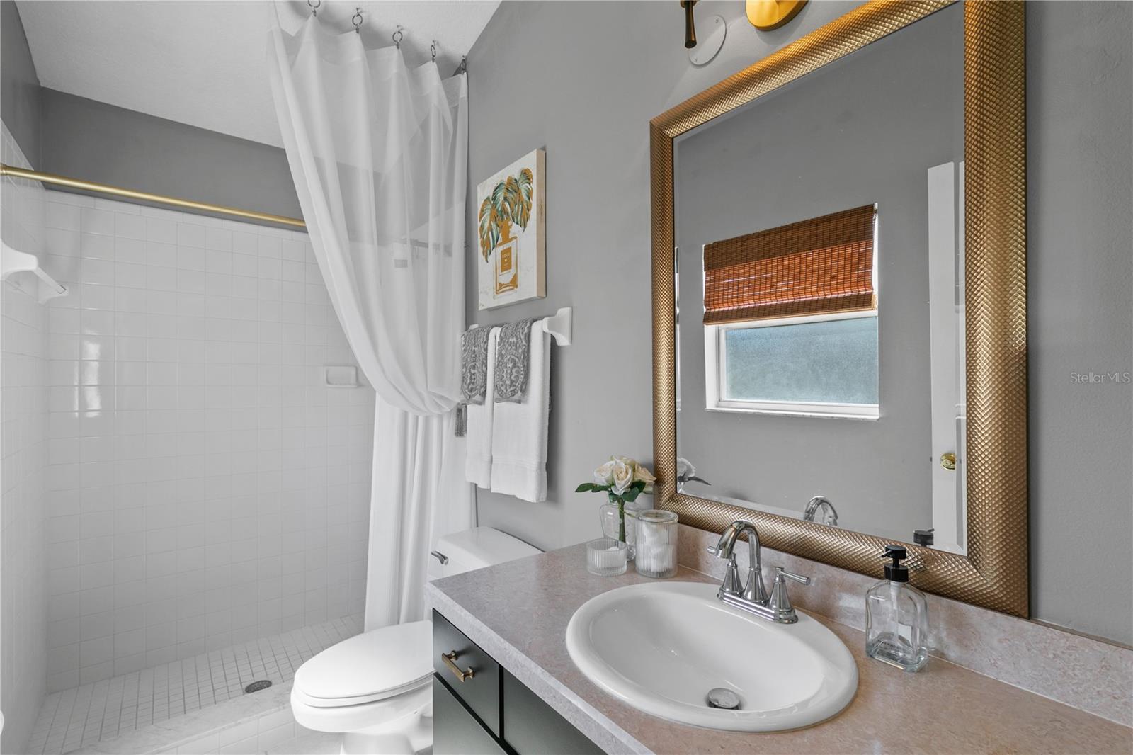 Image 21 of 37 For 14634 Pointe East Trail