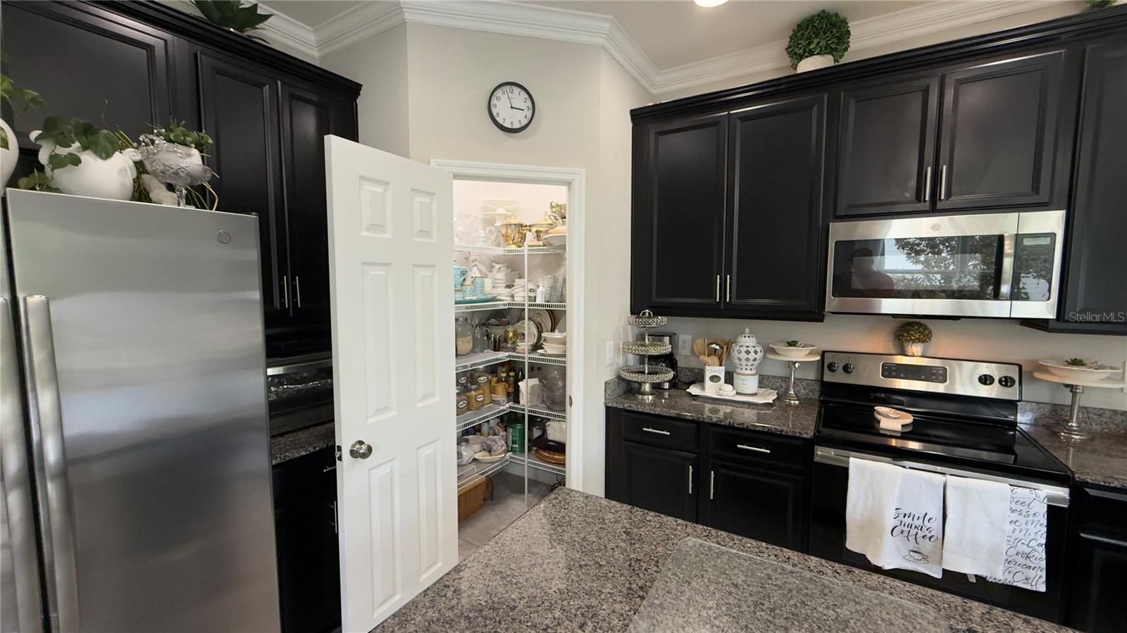 Image 10 of 36 For 7216 Grand Elm Drive