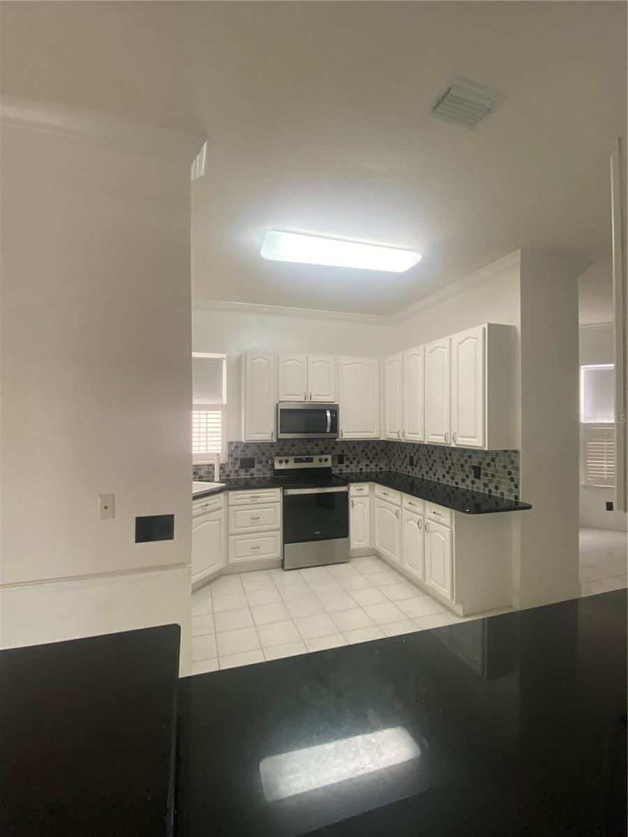 Image 4 of 20 For 7532 Bay Port Road 18